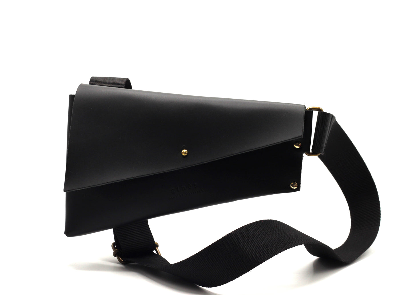 Ginès Atelier - créatif sac banane porte-monnaie ceinture en cuir personnalisé Paris - DIY Cuir personnalisation - Maroquinerie modèle unique - édition limitée fait main cuir upcyclé