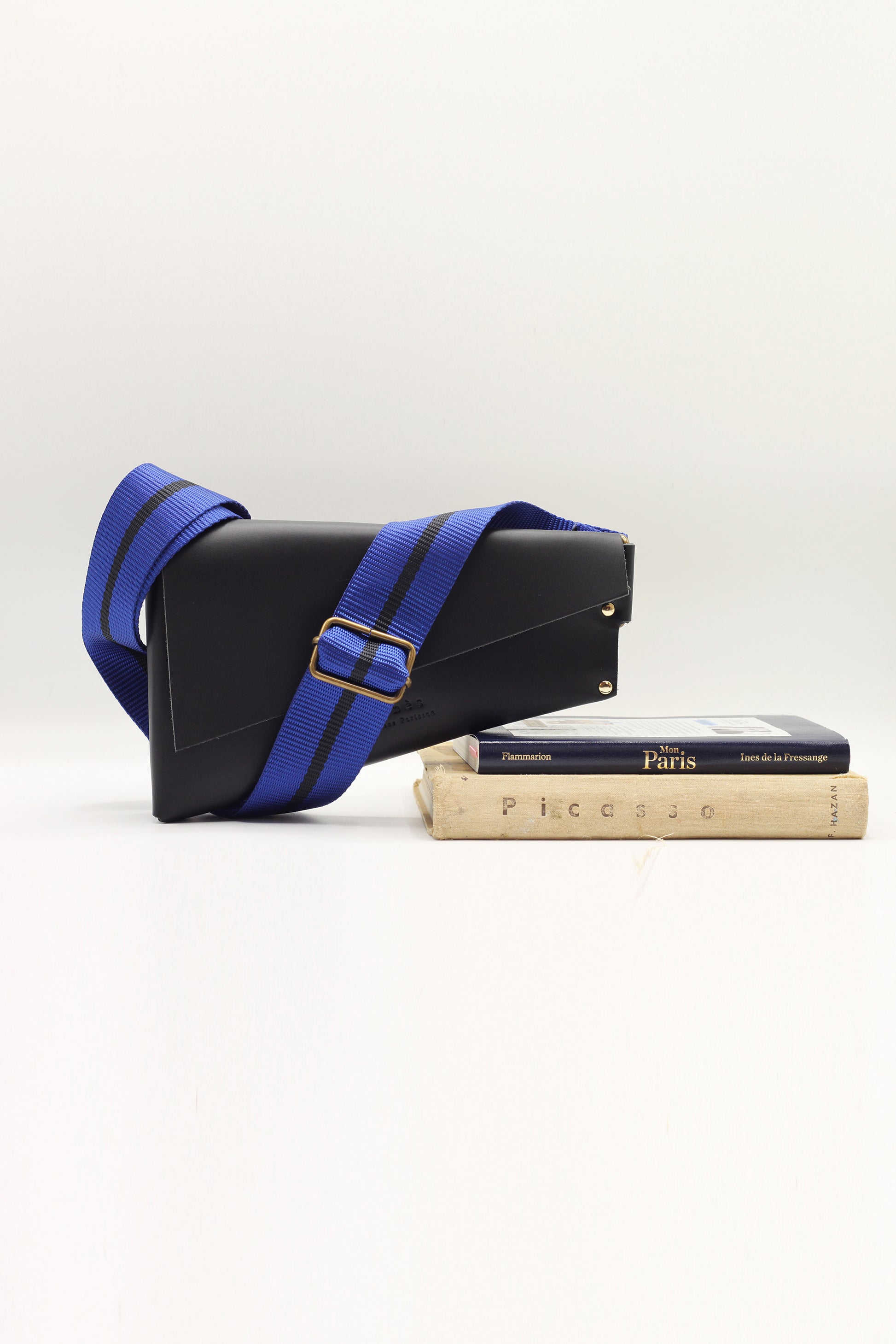 Ginès Atelier - créatif sac banane porte-monnaie ceinture en cuir personnalisé Paris - DIY Cuir personnalisation - Maroquinerie modèle unique - édition limitée fait main cuir upcyclé