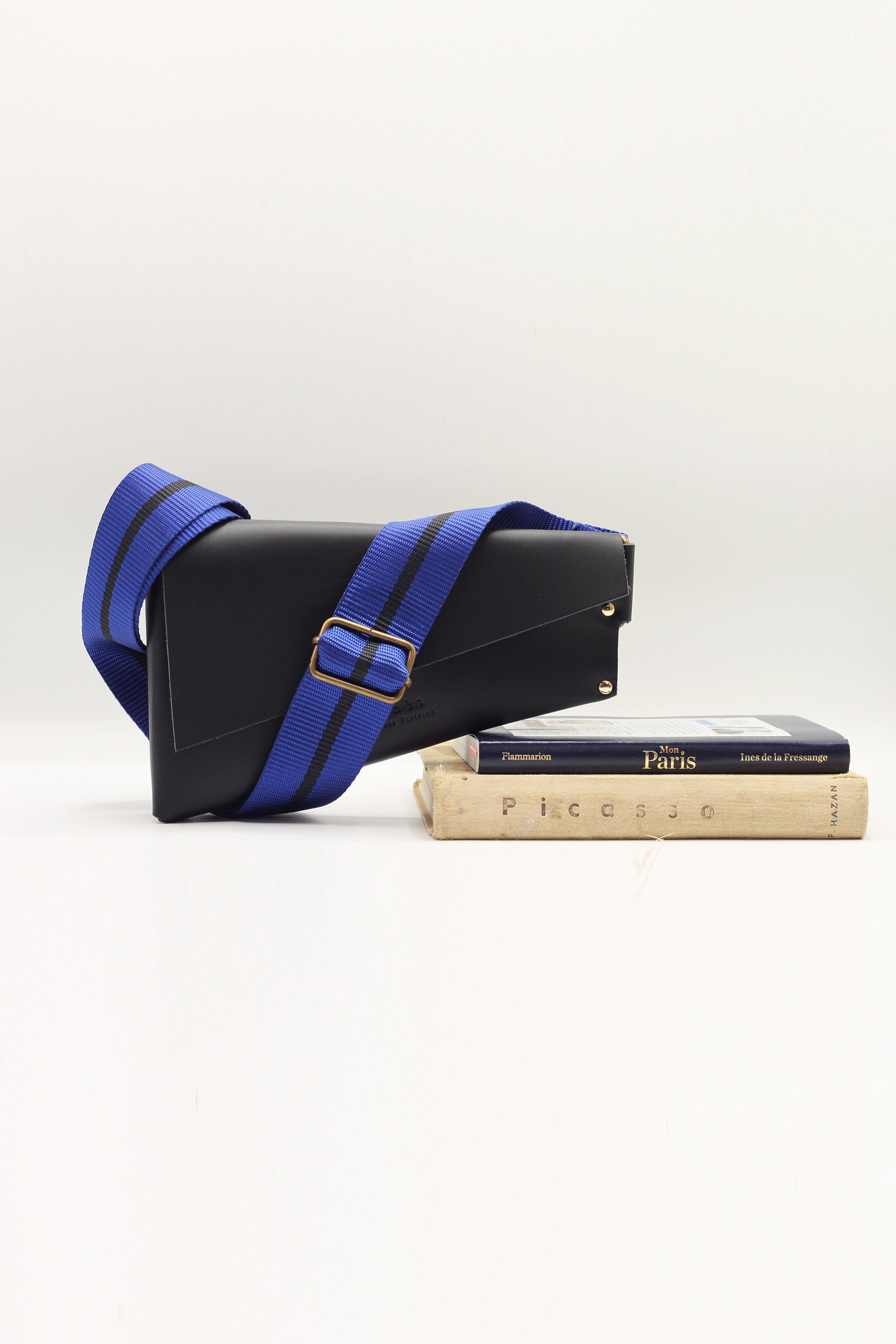 Ginès Atelier - créatif sac banane porte-monnaie ceinture en cuir personnalisé Paris - DIY Cuir personnalisation - Maroquinerie modèle unique - édition limitée fait main cuir upcyclé