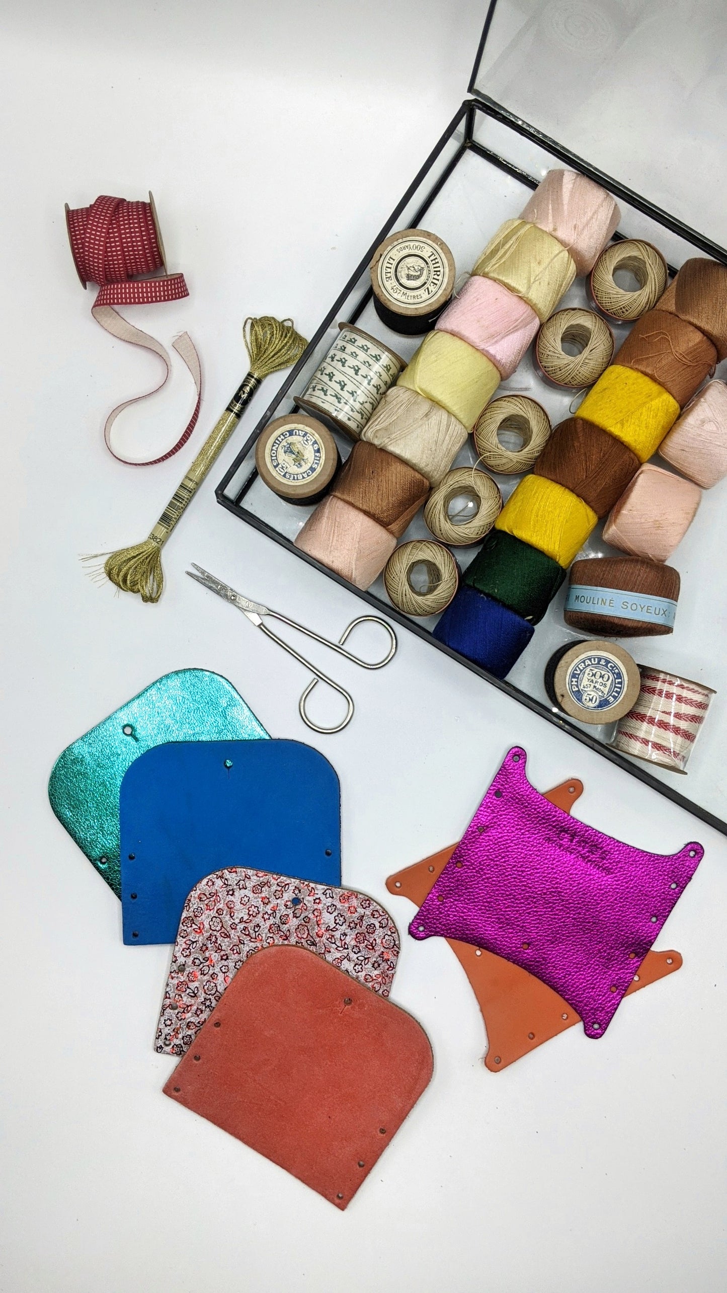 Ginès Atelier - créatif sac banane porte-monnaie ceinture en cuir personnalisé Paris - DIY Cuir personnalisation - Maroquinerie modèle unique - édition limitée fait main cuir upcyclé