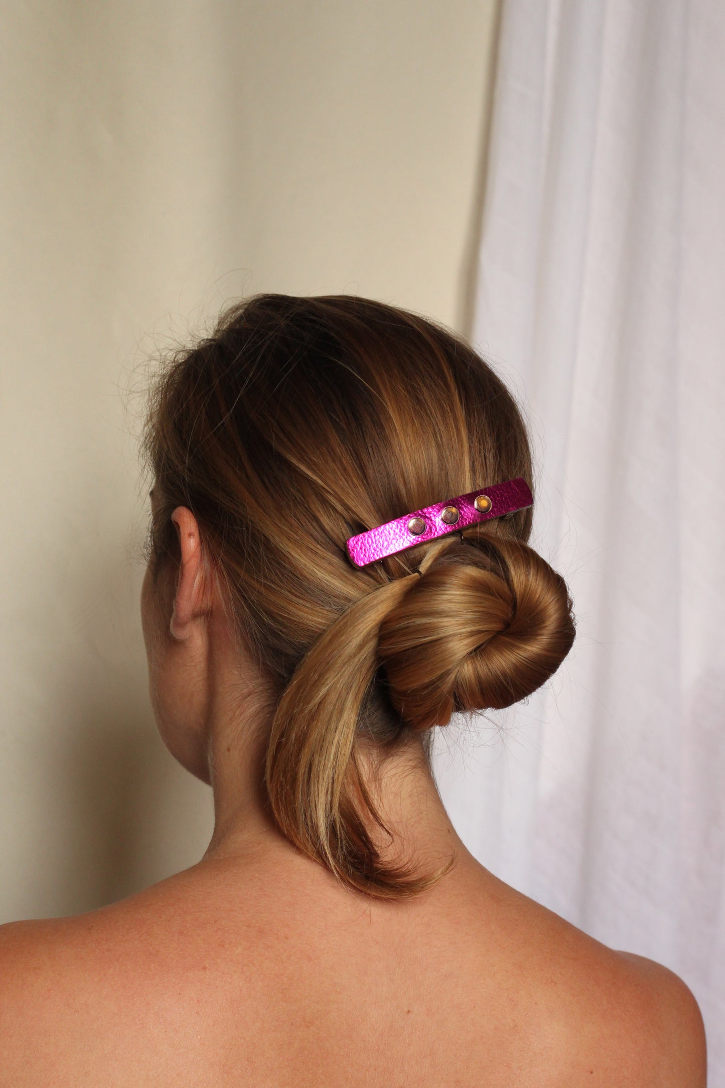 La Barrette Attachante - Métallisée Fuschia