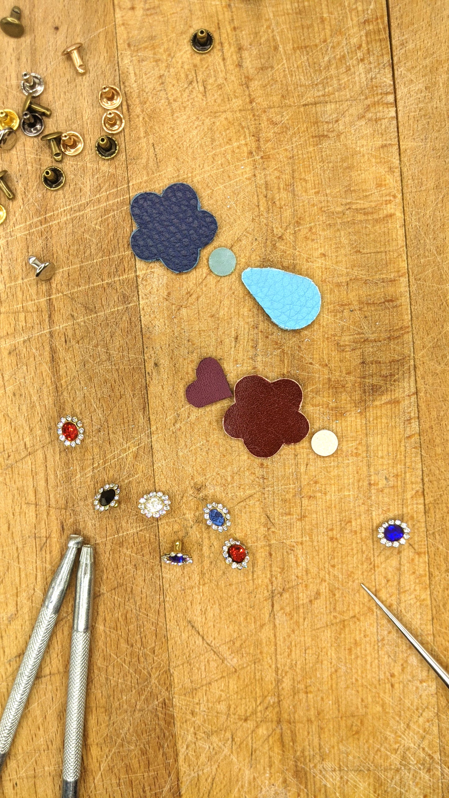 Atelier Créatif Maroquinerie - Personnalisation Boucles d'Oreille