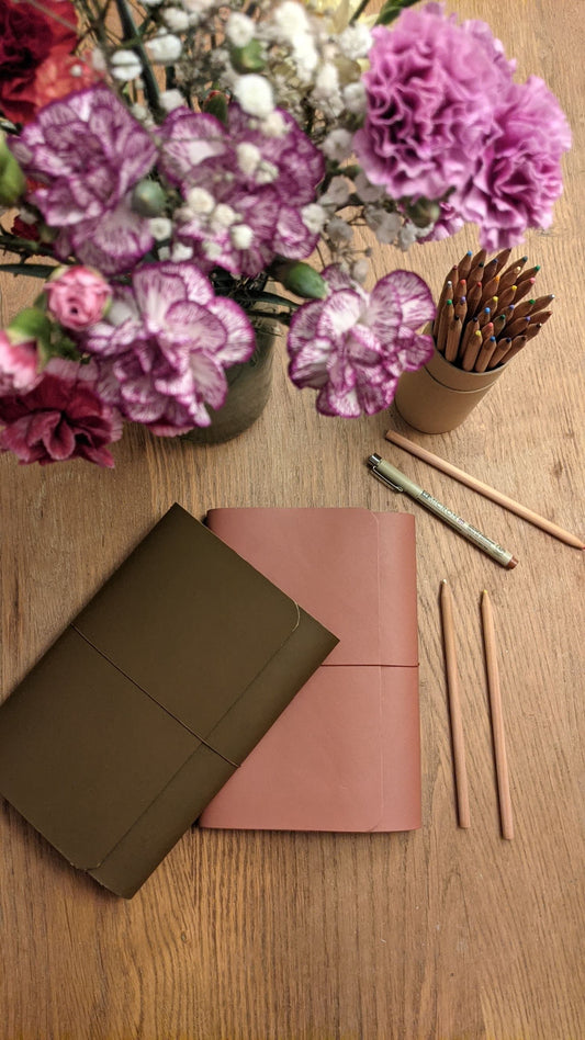 Creative Leather Goods Workshop - Customization of Accessories Duo