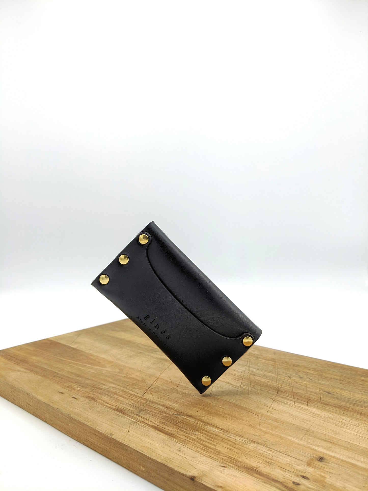 Ginès Atelier - créatif sac banane porte-monnaie ceinture en cuir personnalisé Paris - DIY Cuir personnalisation - Maroquinerie modèle unique - édition limitée fait main cuir upcyclé